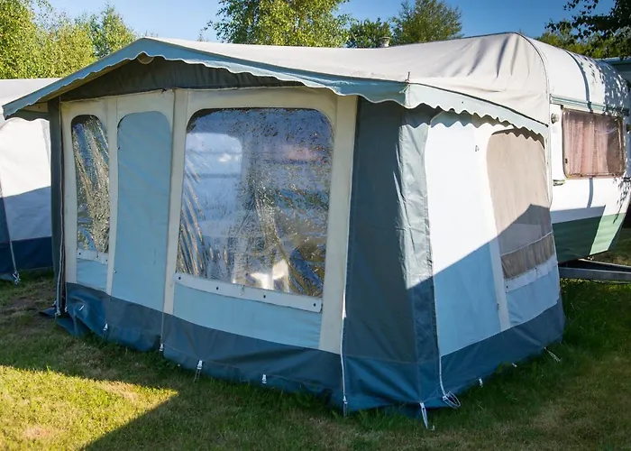 אתר קמפינג Keja Camping Chlapowo *